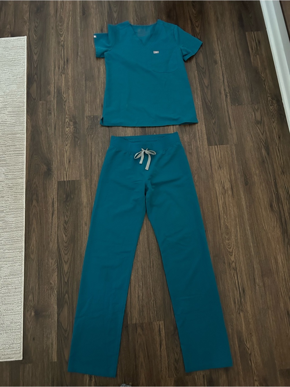 Figs Teal Scrub Set - Picture 1 of 7